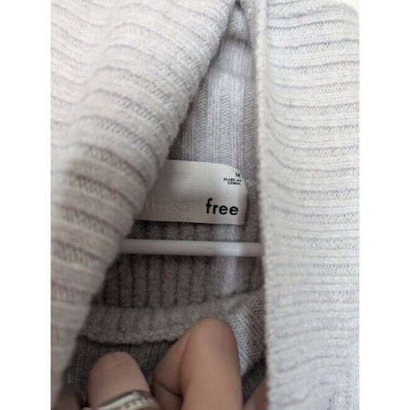 Wilfred Free‎ Aritzia 100% Merino Wool Turtleneck Sweater High-Low Gray Medium - Picture 3 of 5